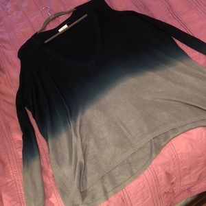 Ombré long sleeve v-neck sweater shirt